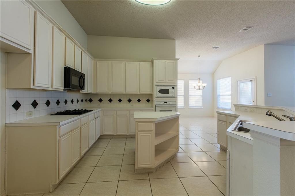 8216 Spring Valley Lane Plano, TX 75025 - Photo 8 of 27