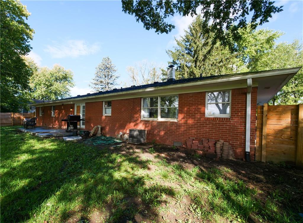9651 Vandergriff Road Indianapolis, IN 46239 - Photo 3 of 43
