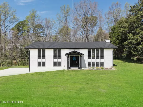 $495,000 | 1040 Chris Dale Drive, Seymour, TN 37865
