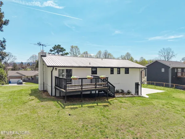 $489,900 | 1040 Chris Dale Drive, Seymour, TN 37865