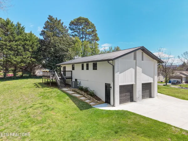 $489,900 | 1040 Chris Dale Drive, Seymour, TN 37865