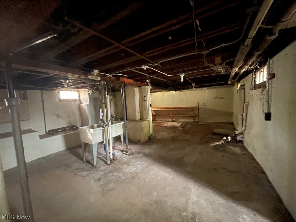 3756 Cress Road Cleveland, OH 44111 - Photo 22 of 27 Gallery Image 22