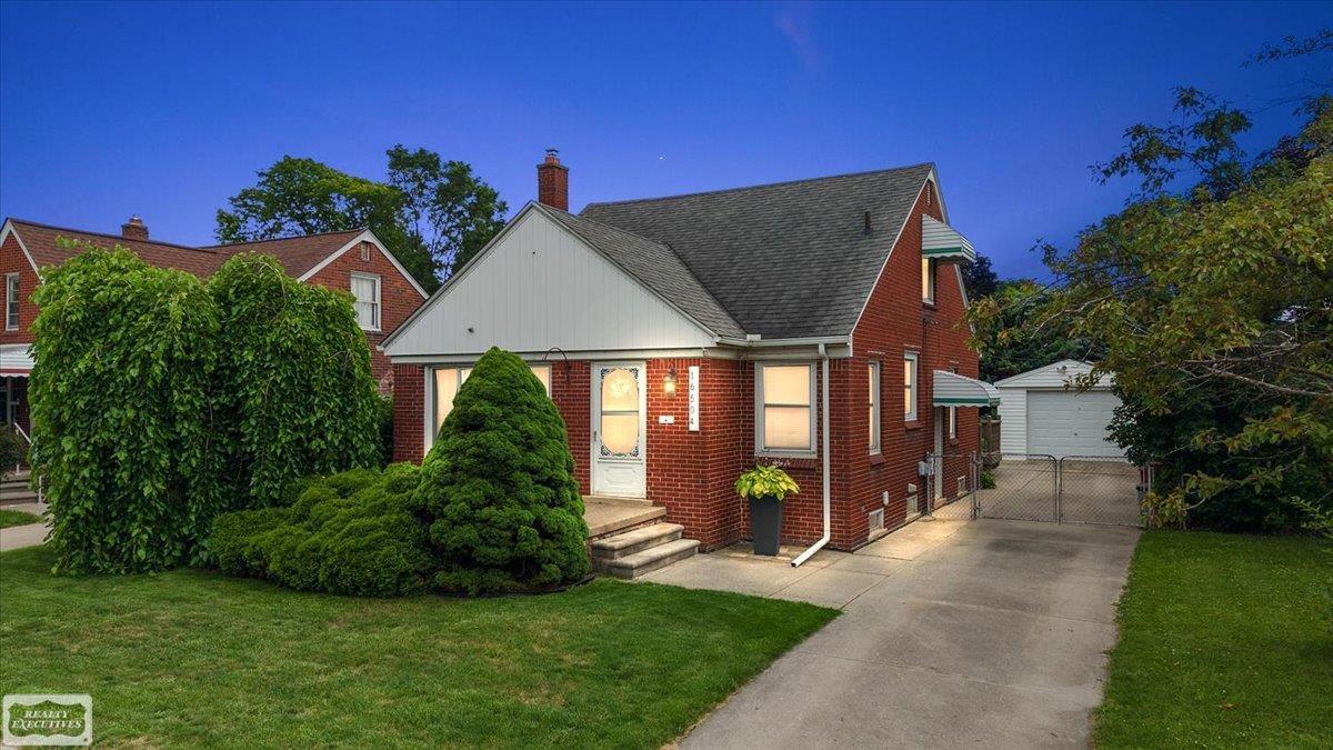 16504 Toepfer Drive Eastpointe, MI 48021 - Photo 1 of 70
