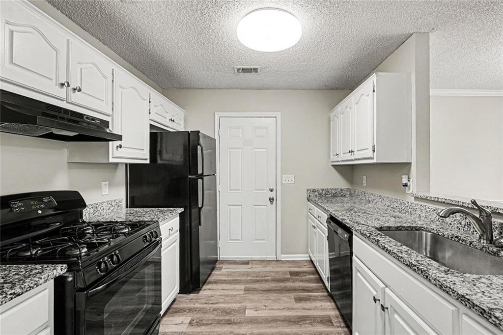 1382 North Hampton Drive Hampton, GA 30228 - Photo 6 of 16