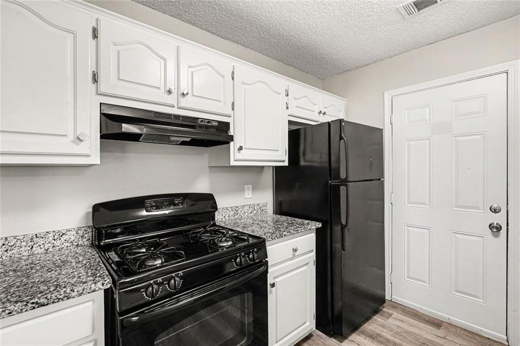 1382 North Hampton Drive Hampton, GA 30228 - Photo 7 of 16