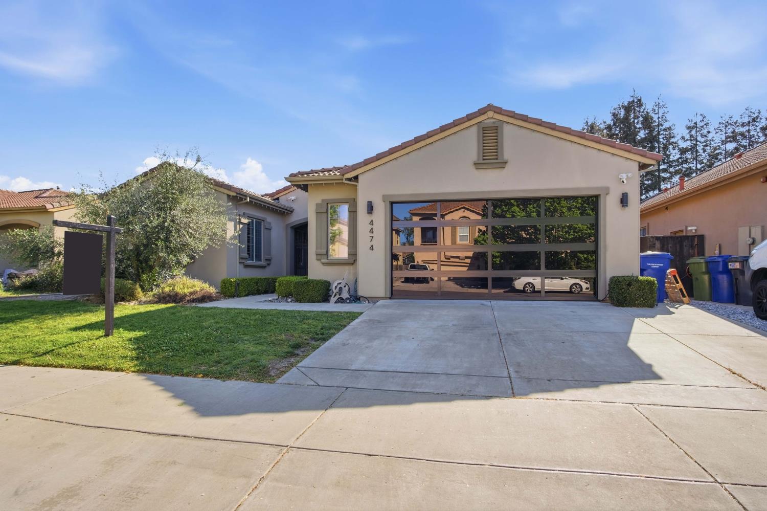 4474 Falcon Crest Way Turlock, CA 95382 - Photo 2 of 20