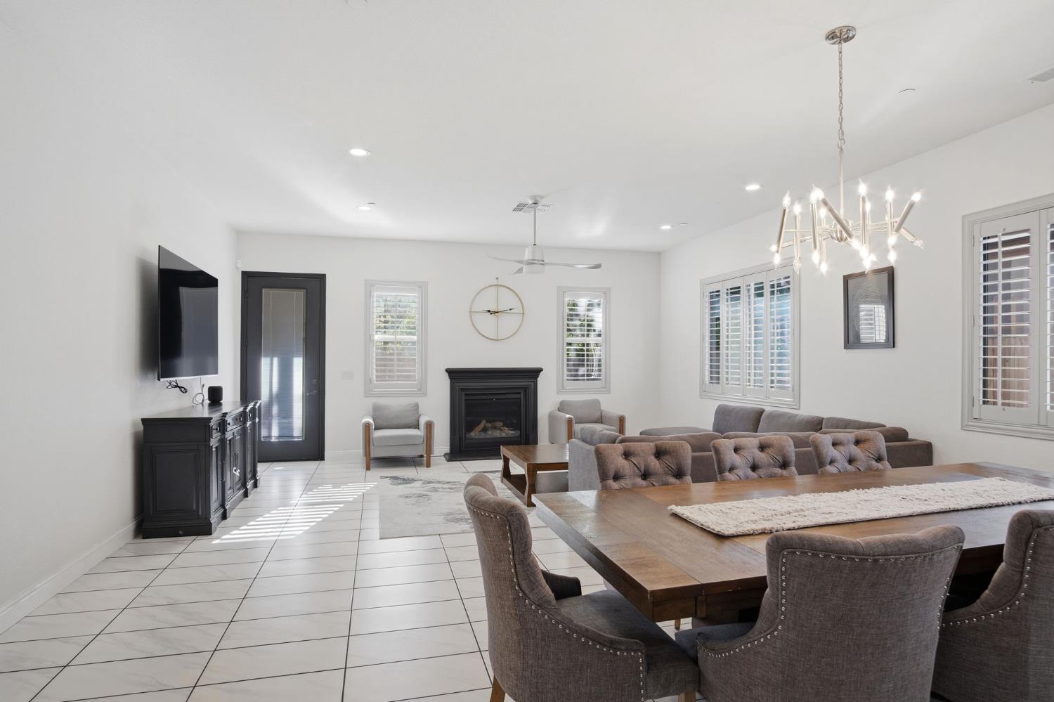 4474 Falcon Crest Way Turlock, CA 95382 - Photo 4 of 20