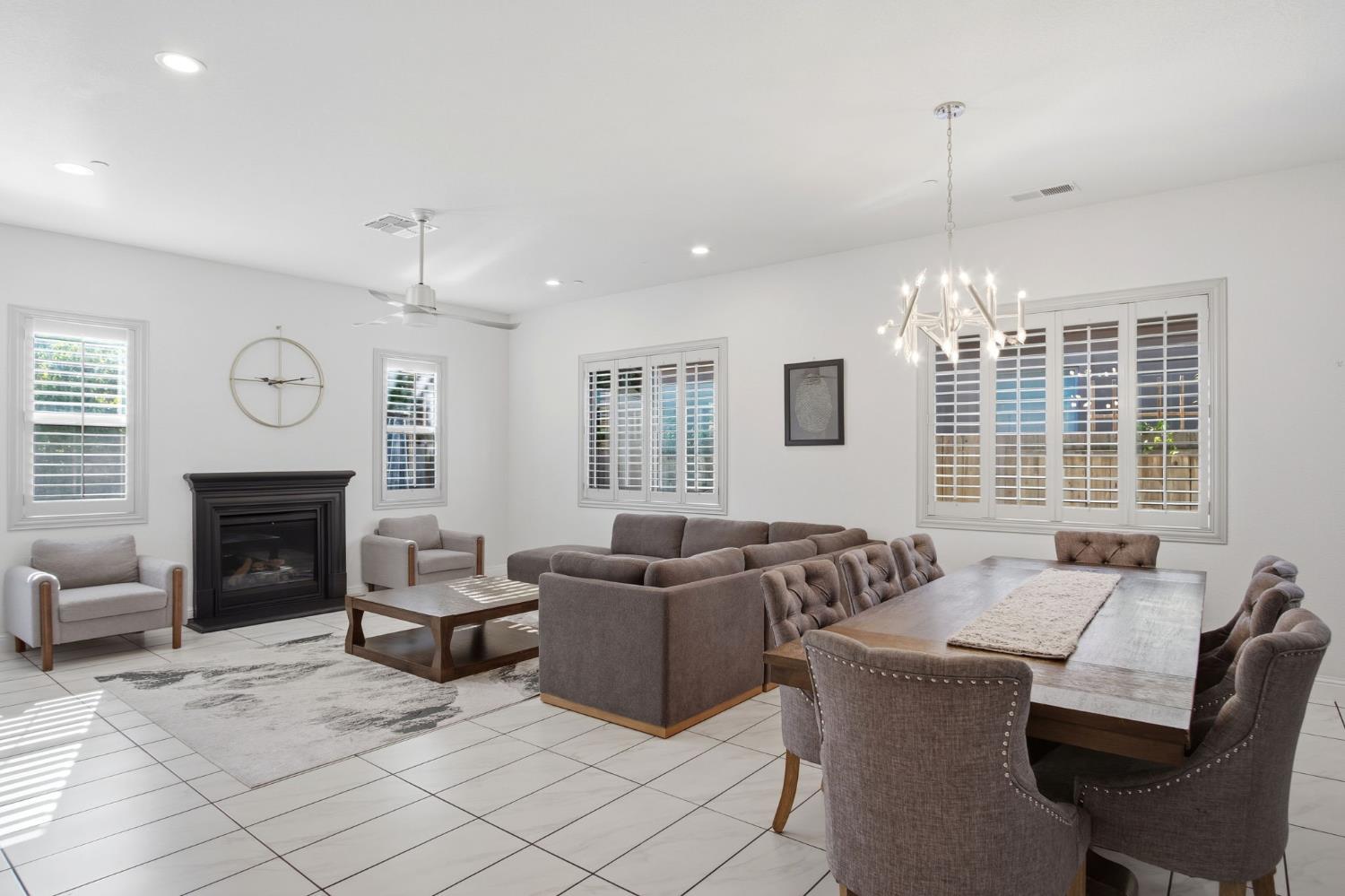 4474 Falcon Crest Way Turlock, CA 95382 - Photo 5 of 20