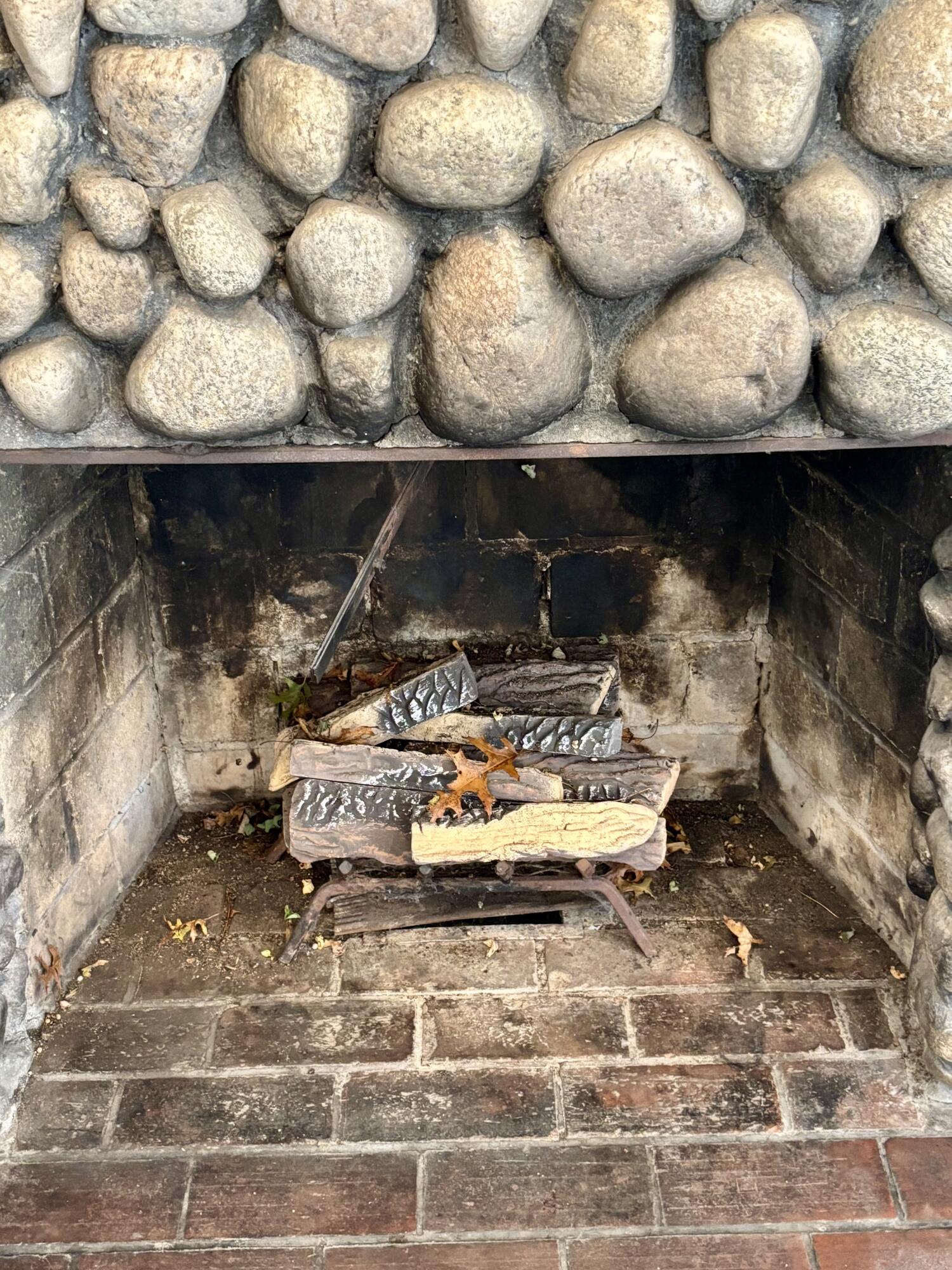 576 Strawberry Hill Road Centerville, MA 02632 - Photo 14 of 38 a bathroom with a sink
