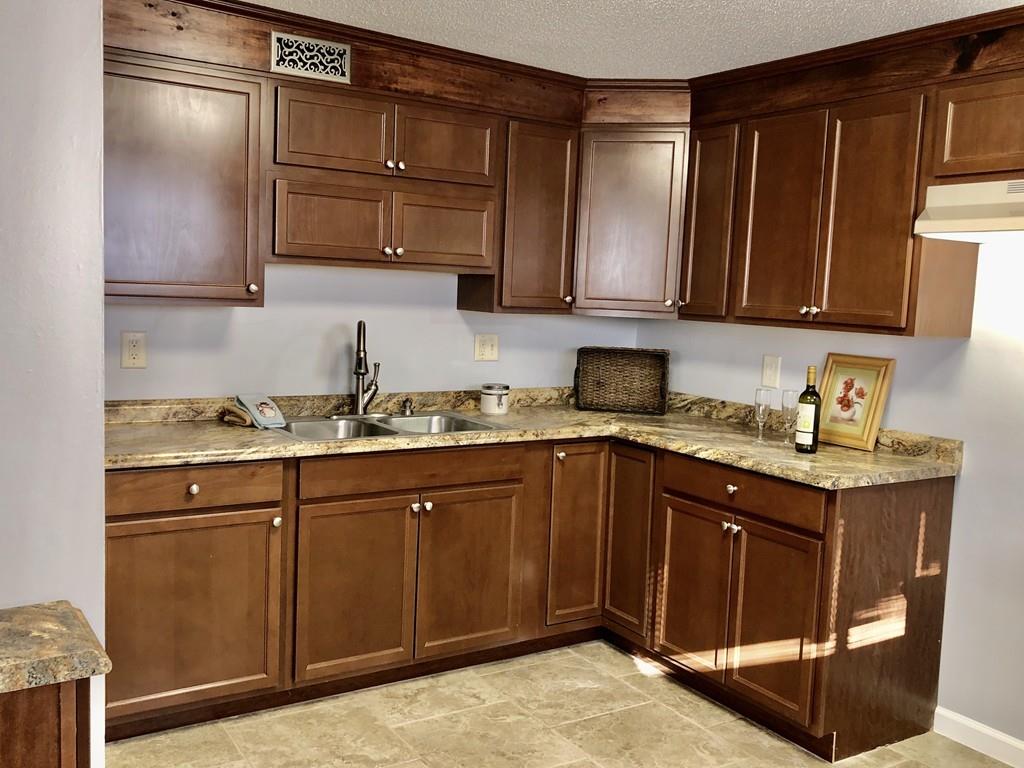139 Darling Street Springfield, MA 01151 - Photo 3 of 13