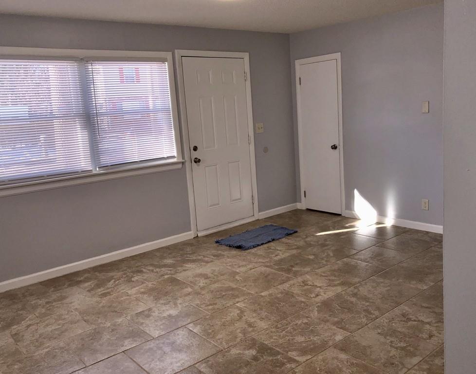 139 Darling Street Springfield, MA 01151 - Photo 6 of 13
