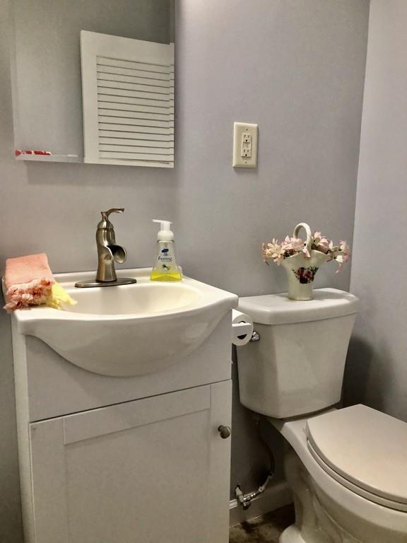 139 Darling Street Springfield, MA 01151 - Photo 8 of 13