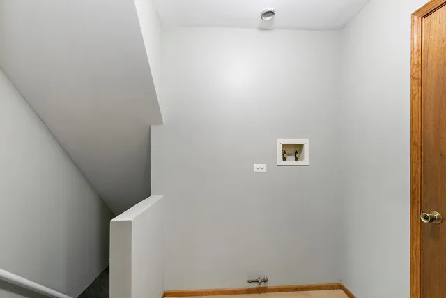 $425,000 | 745 Edenwood Drive, Roselle, IL 60172