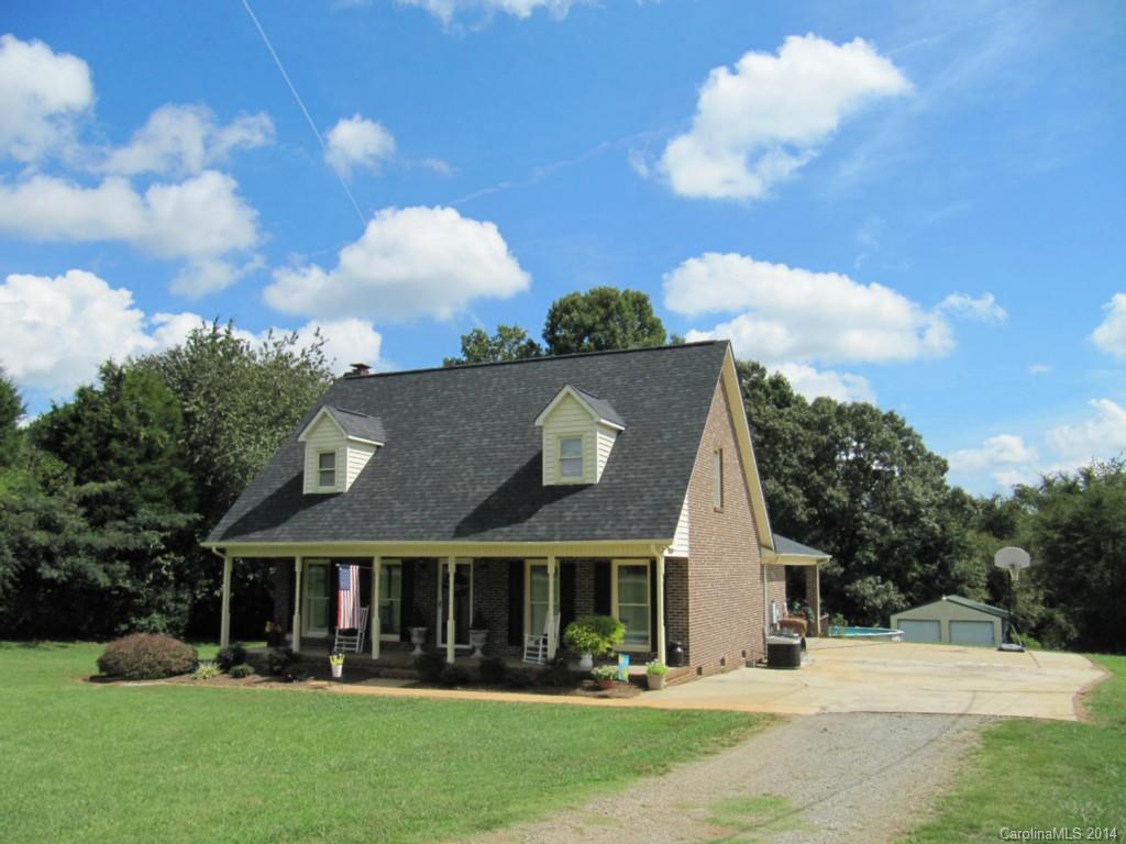 1712 Mayberry Road Dallas, NC 28034 - Photo 1 of 24 Gallery Image 1