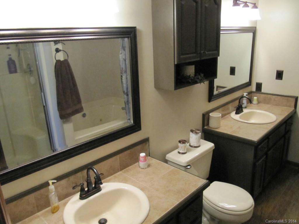 1712 Mayberry Road Dallas, NC 28034 - Photo 11 of 24 Gallery Image 11
