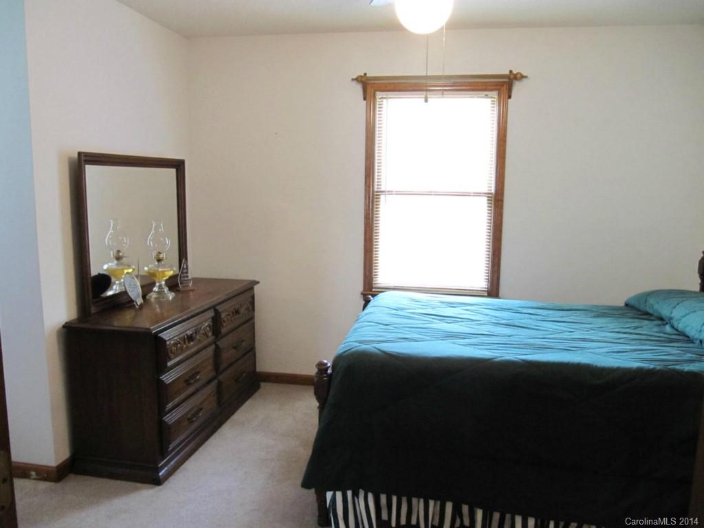 1712 Mayberry Road Dallas, NC 28034 - Photo 16 of 24 Gallery Image 16
