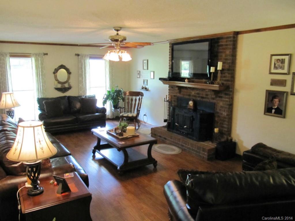 1712 Mayberry Road Dallas, NC 28034 - Photo 7 of 24 Gallery Image 7