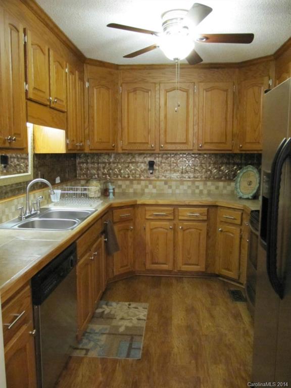 1712 Mayberry Road Dallas, NC 28034 - Photo 9 of 24 Gallery Image 9