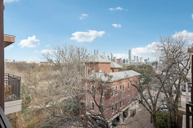 $3,200 | 1900 Barton Springs Road, Unit 5031, Austin, TX 78704