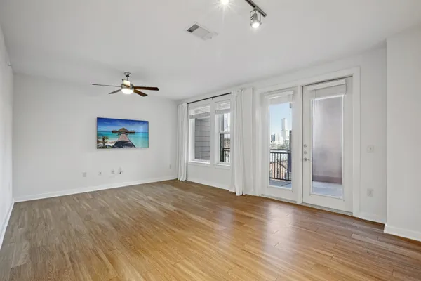 $3,200 | 1900 Barton Springs Road, Unit 5031, Austin, TX 78704