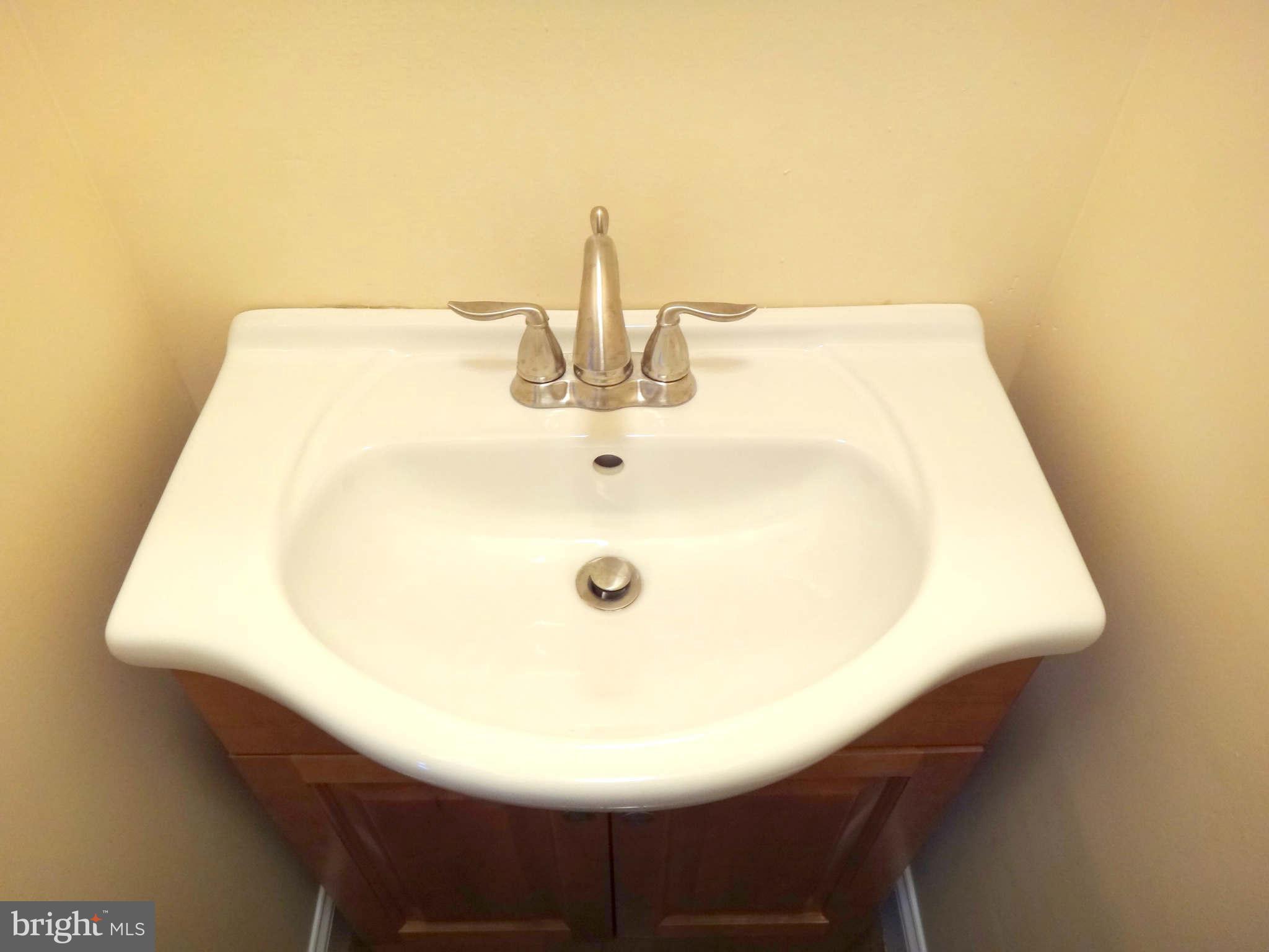 6911 Annapolis Road Hyattsville, MD 20784 - Photo 14 of 30 Bath
