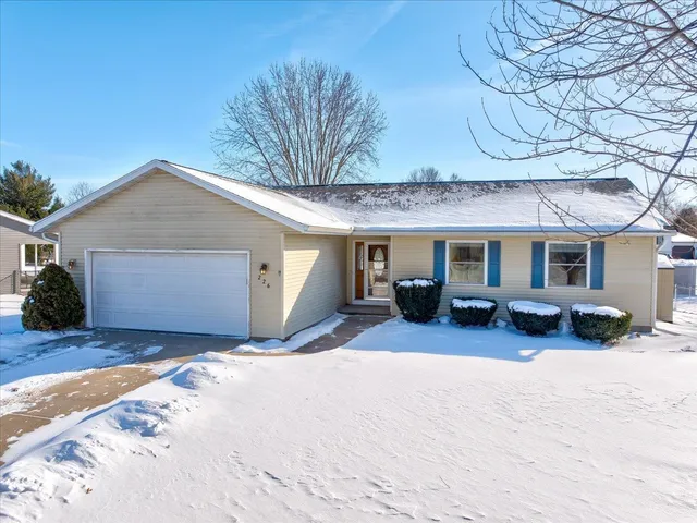 $385,000 | 226 Bowlavard Avenue, Belleville, WI 53508