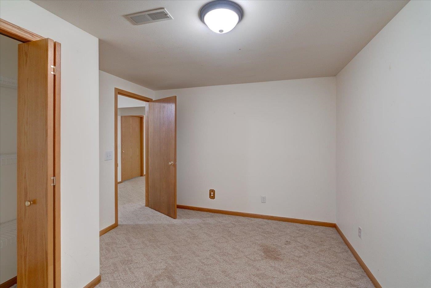 226 Bowlavard Avenue Belleville, WI 53508 - Photo 30 of 37