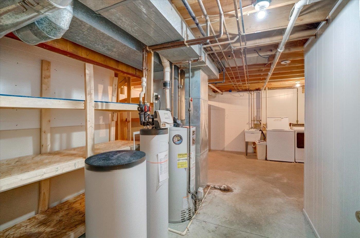 226 Bowlavard Avenue Belleville, WI 53508 - Photo 31 of 37