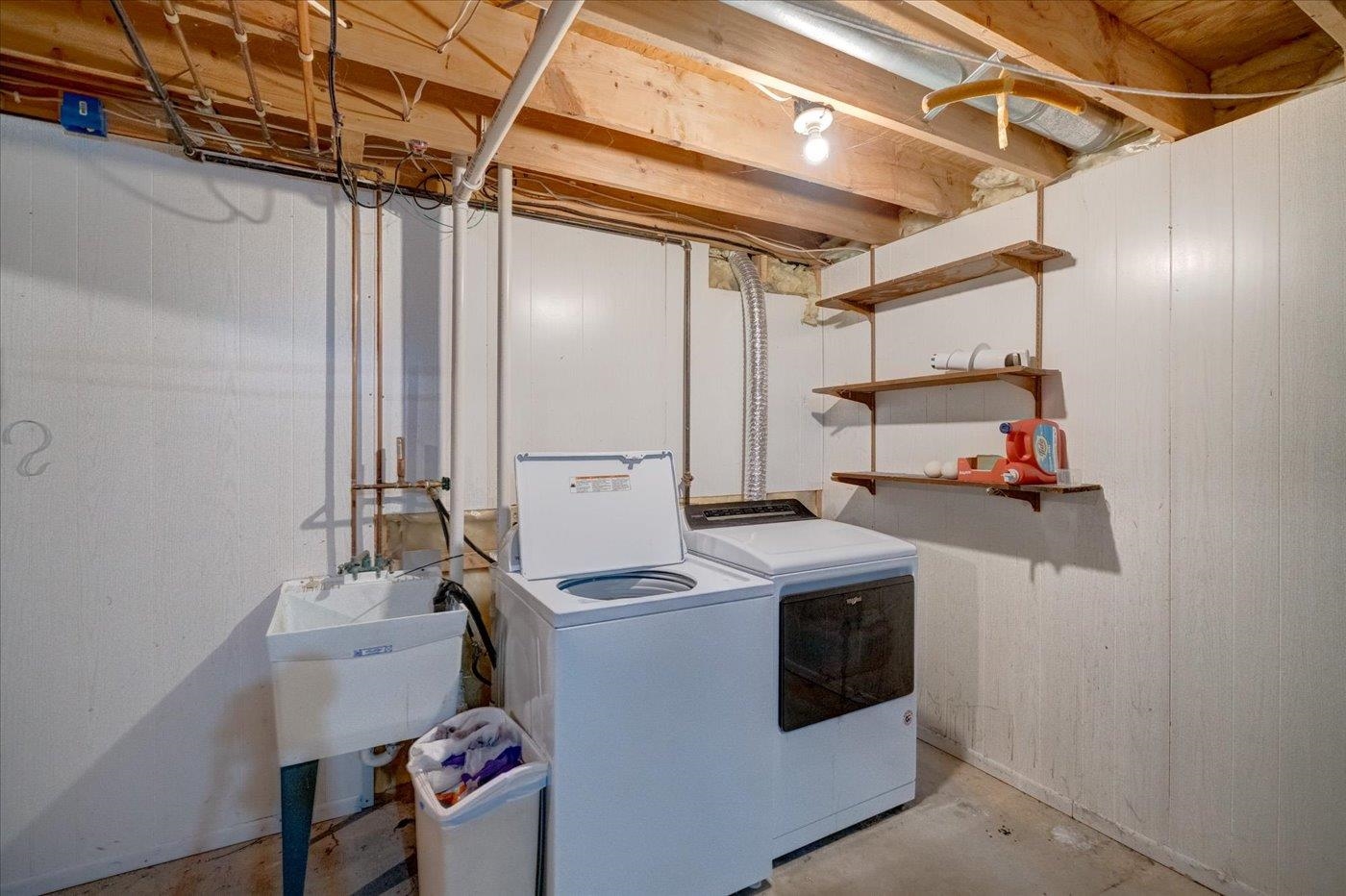 226 Bowlavard Avenue Belleville, WI 53508 - Photo 32 of 37