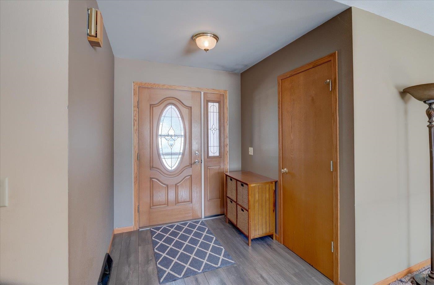 226 Bowlavard Avenue Belleville, WI 53508 - Photo 4 of 37