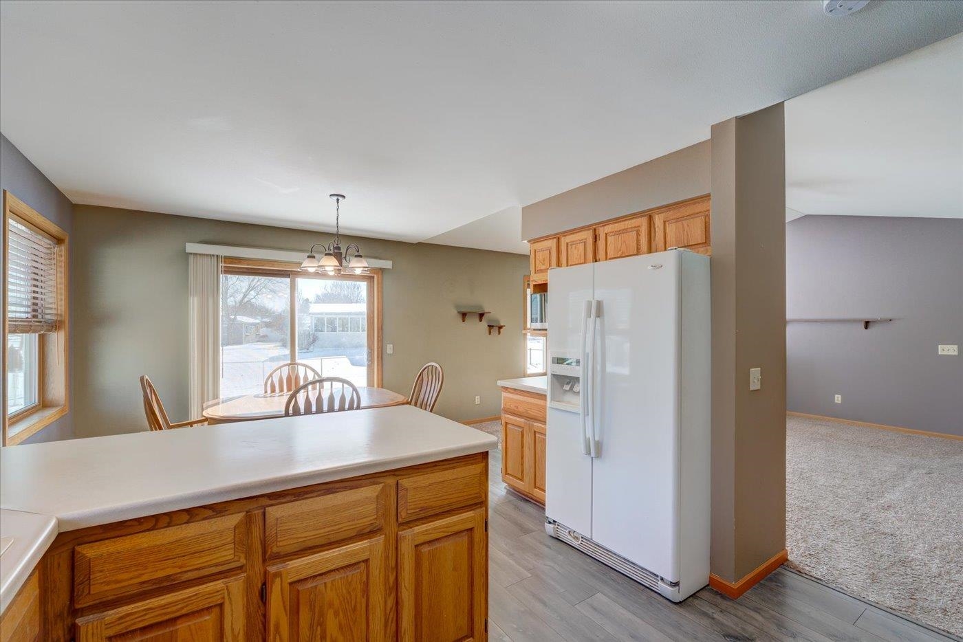 226 Bowlavard Avenue Belleville, WI 53508 - Photo 6 of 37