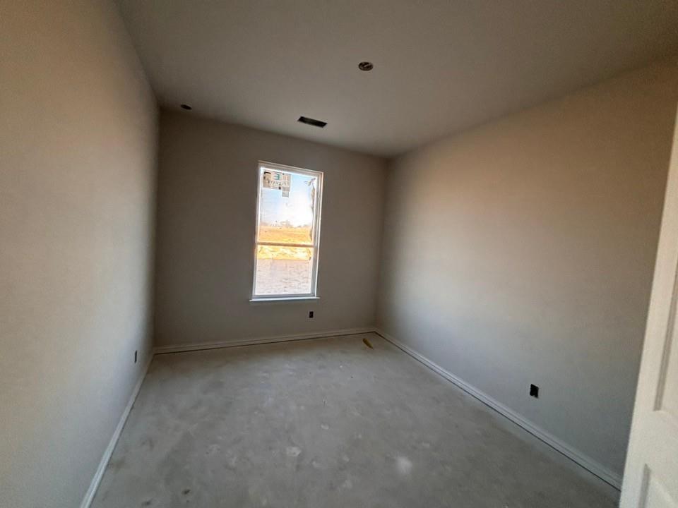 141 Moss Gln Lane Rhome, TX 76078 - Photo 6 of 12