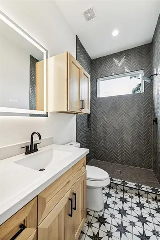 $1,800 | 2620 Noble Street, Houston, TX 77026