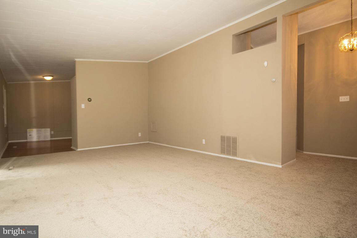 8208 Arrowhead Road Pikesville, MD 21208 - Photo 11 of 24 Living Room