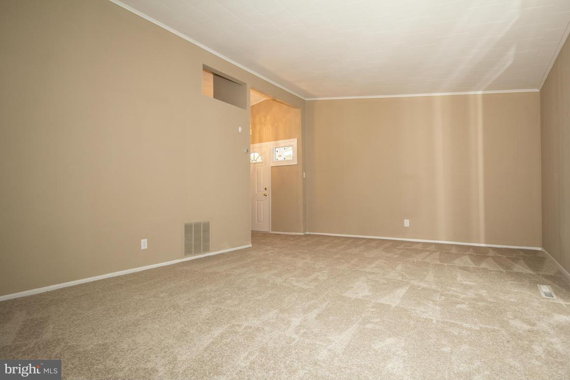 8208 Arrowhead Road Pikesville, MD 21208 - Photo 10 of 24 Living Room