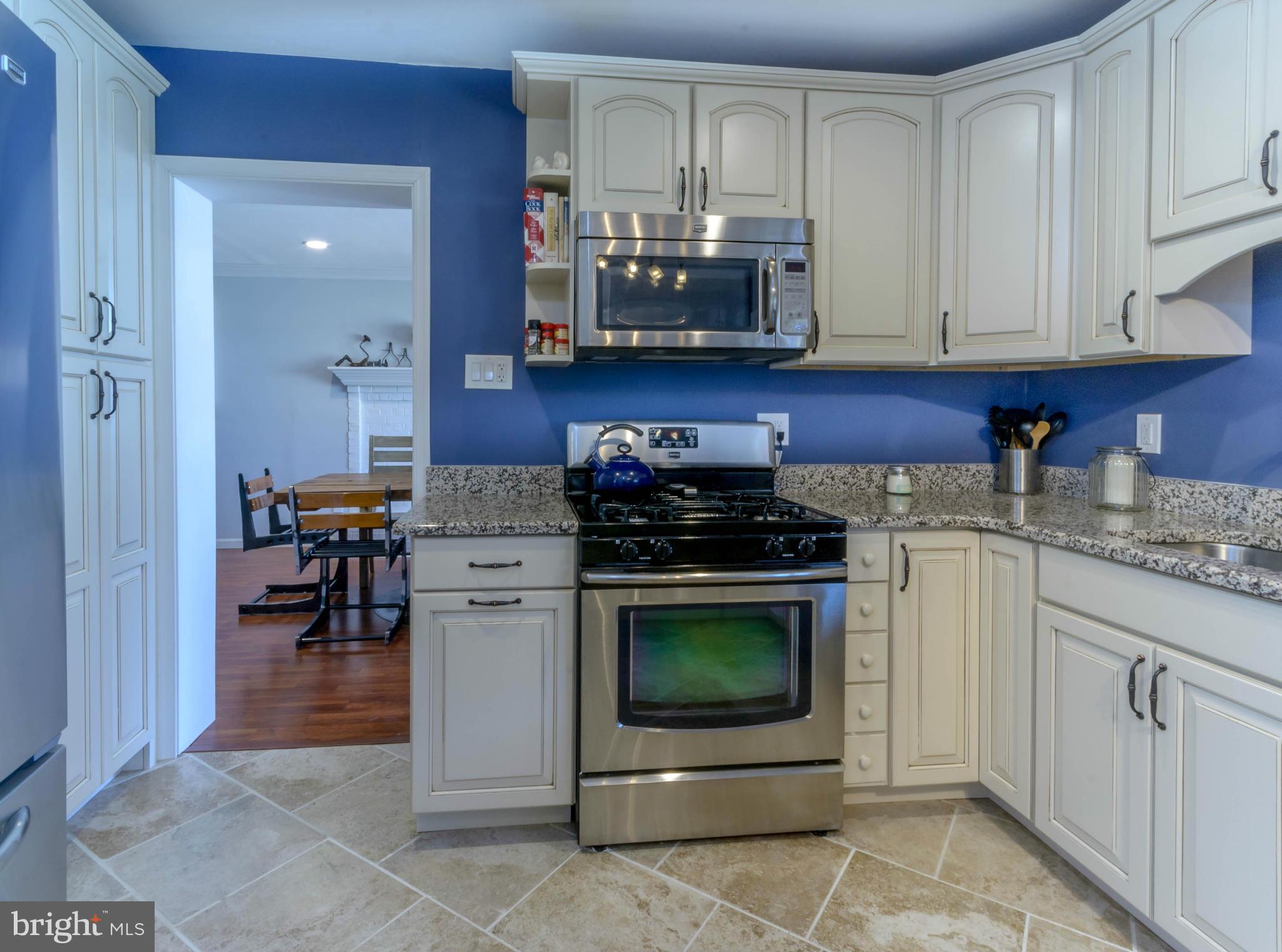 5931 Atteentee Road Springfield, VA 22150 - Photo 8 of 30 Kitchen