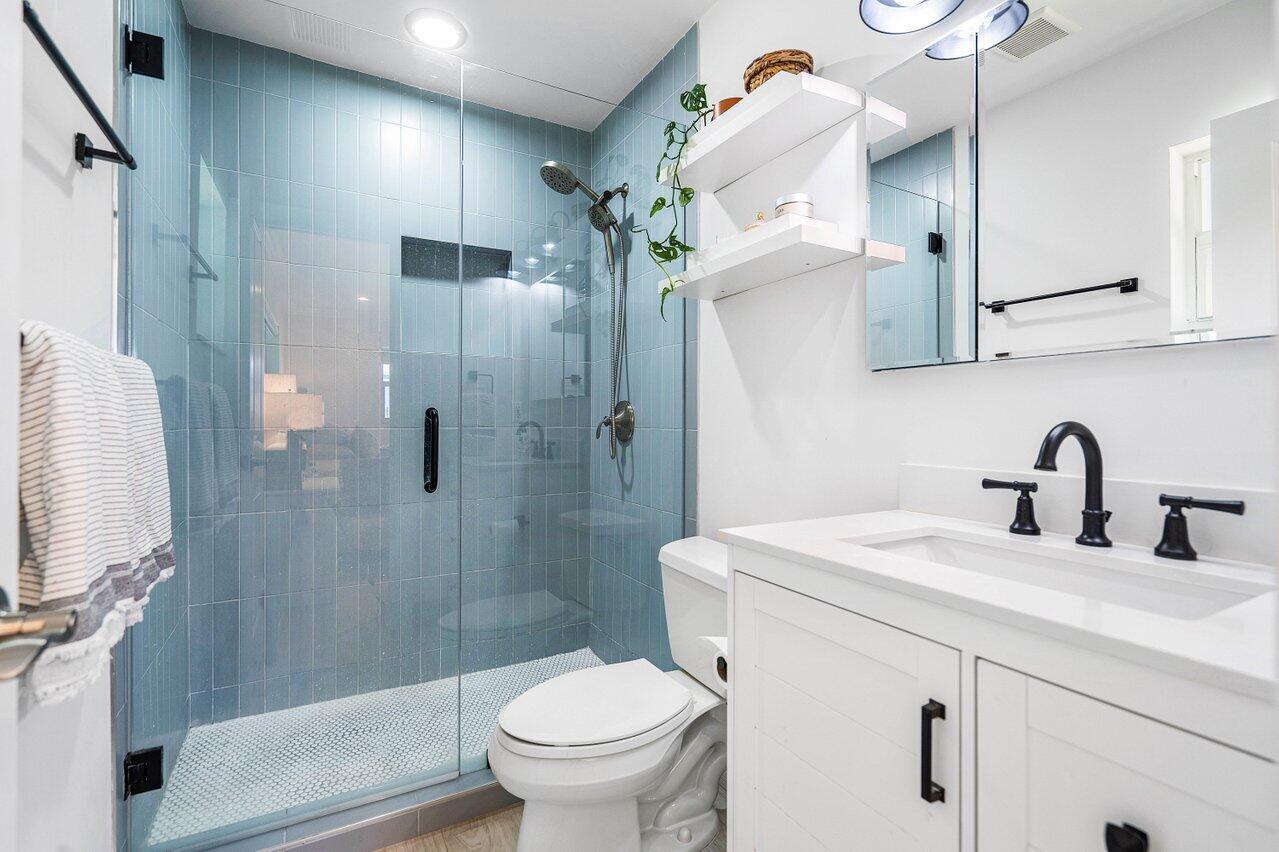 2618 Northwest 32nd Street Boca Raton, FL 33434 - Photo 12 of 21 Primary Bathroom