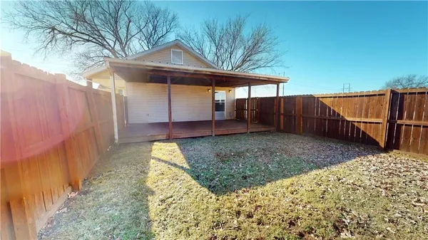 $210,000 | 715 East Highland Avenue, Nevada, MO 64772