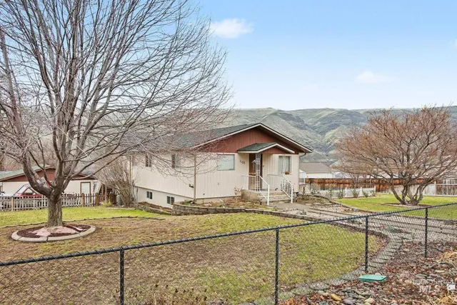 $499,000 | 1103 3rd Street, Asotin, WA 99402