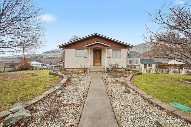 $499,000 | 1103 3rd Street, Asotin, WA 99402