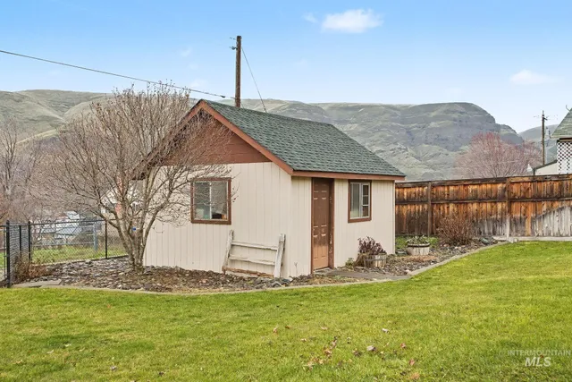 $499,000 | 1103 3rd Street, Asotin, WA 99402