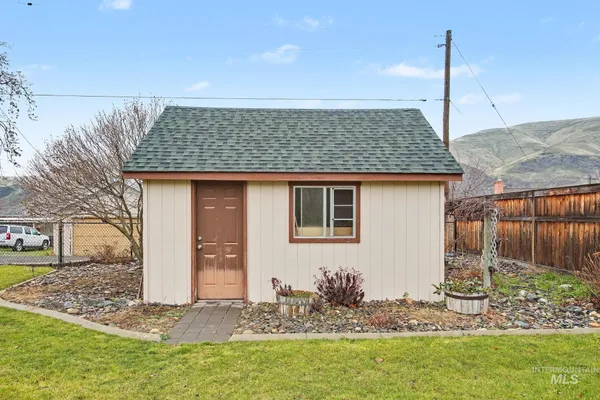 $498,000 | 1103 3rd Street, Asotin, WA 99402