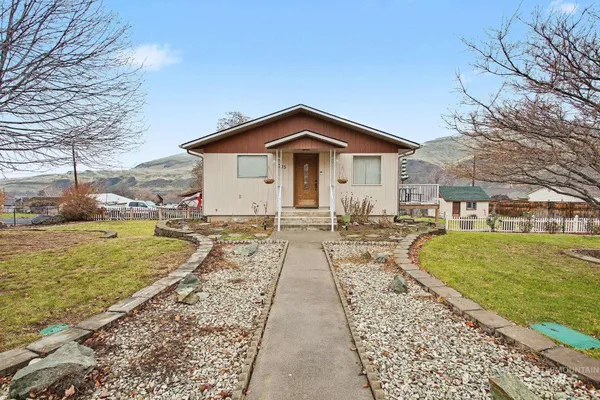 $498,000 | 1103 3rd Street, Asotin, WA 99402