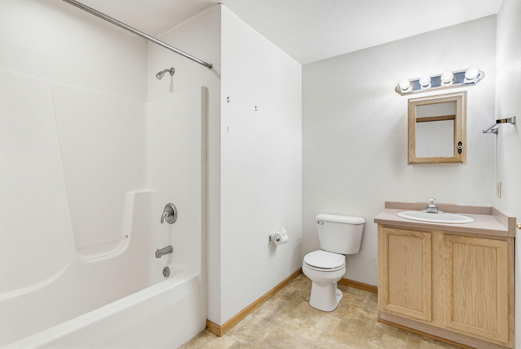 7307 North Port Washington Road, Unit 315 Glendale, WI 53217 - Photo 20 of 30 Master Bathroom