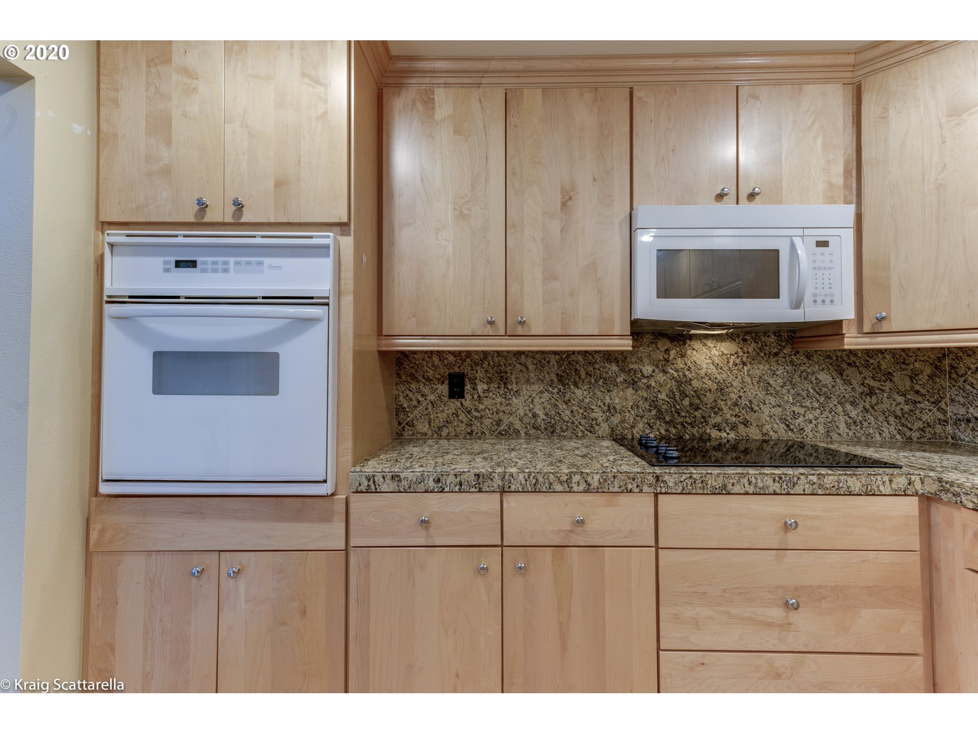 4460 Southwest Scholls Ferry Road, Unit 23A Portland, OR 97225 - Photo 10 of 31 Gallery Image 10