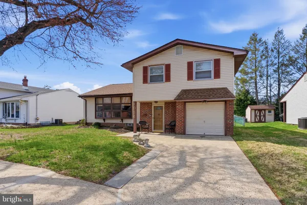 $576,000 | 1036 Camas Drive, Philadelphia, PA 19115