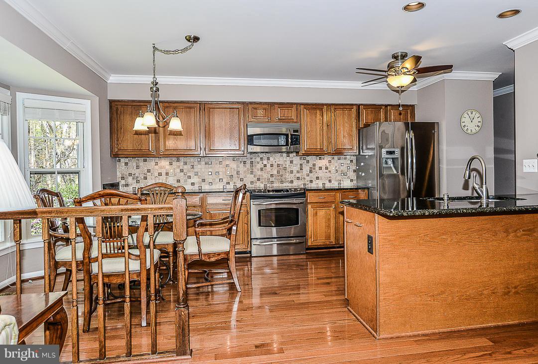 7728 Modisto Lane Springfield, VA 22153 - Photo 9 of 29 Kitchen