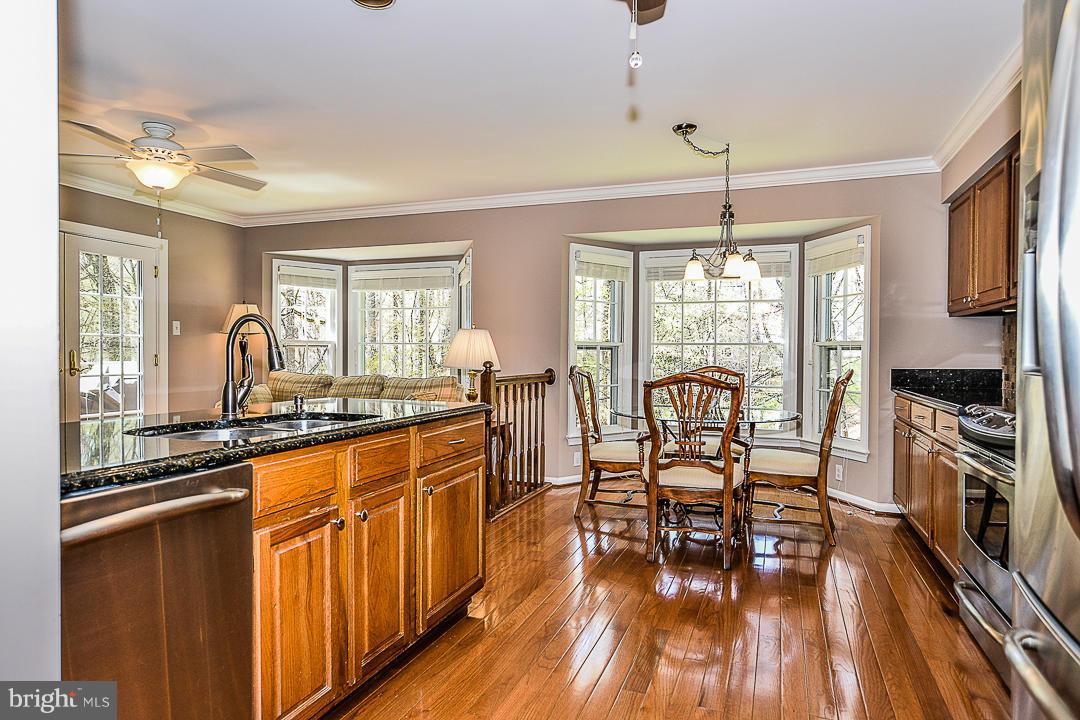 7728 Modisto Lane Springfield, VA 22153 - Photo 10 of 29 Kitchen