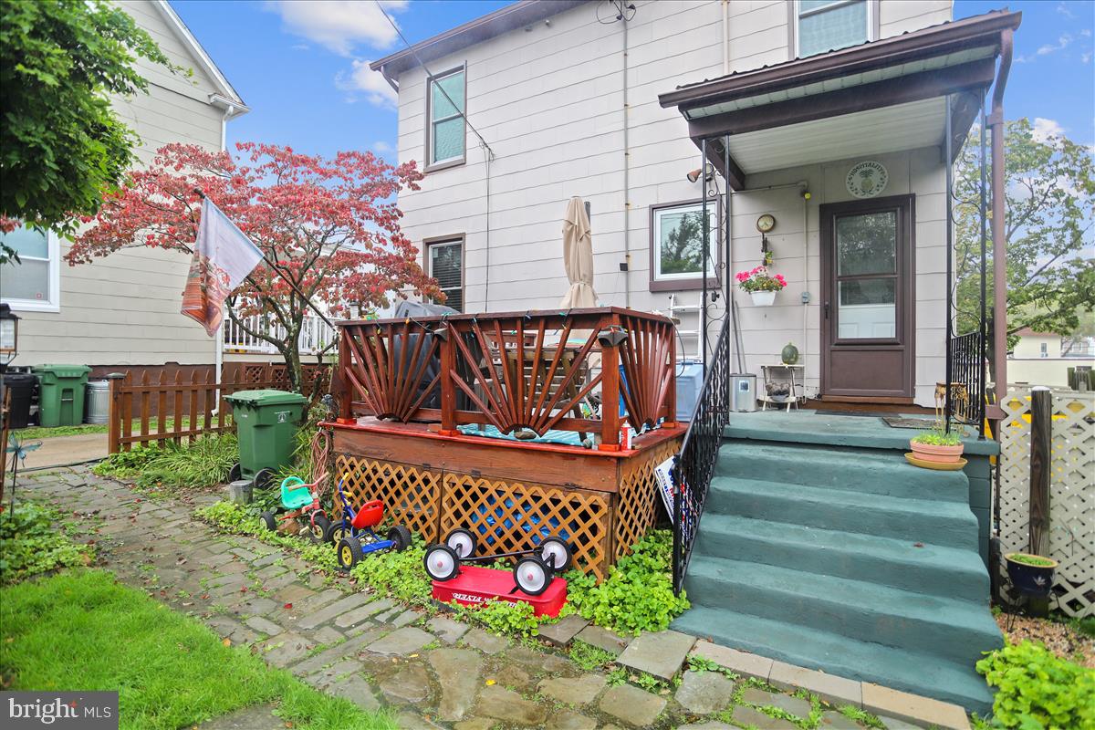 5507 Hamlet Avenue Baltimore, MD 21214 - Photo 6 of 40