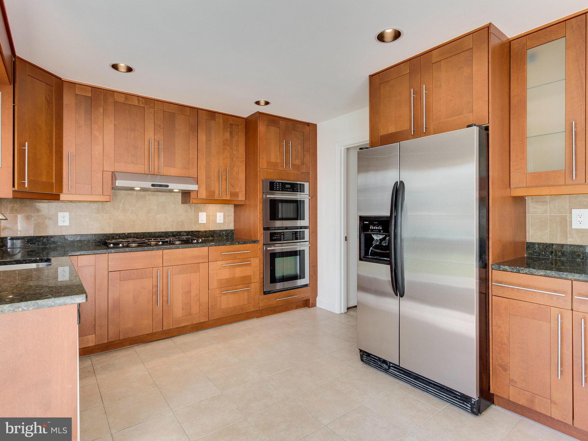 8708 Postoak Road Potomac, MD 20854 - Photo 16 of 30 Kitchen